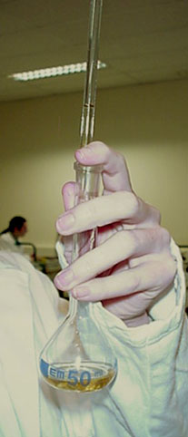 Pipette jauge 5mL et fiole jauge 50 mL mieux tenues !